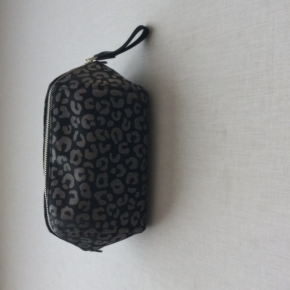 Cosmetic Pouch - Picture 2 of 12